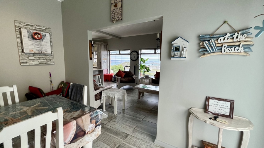 2 Bedroom Property for Sale in Hoogland Western Cape